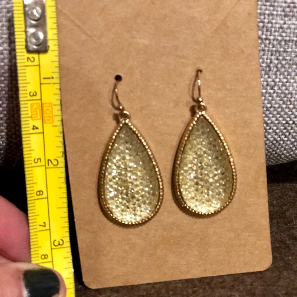 Gorgeous Light Green and Gold Drop Earrings